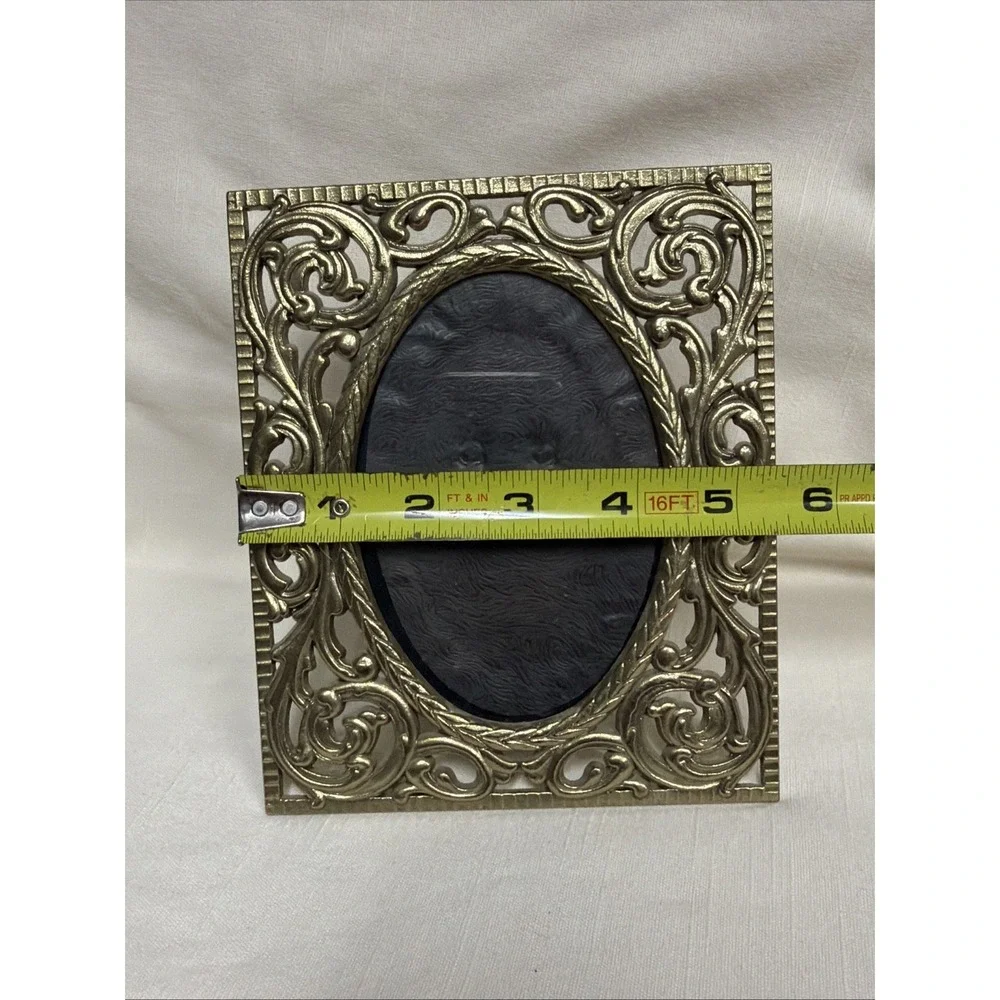 PHILIP WHITNEY LTD. GOLD PLATED TABLETOP PICTURE FRAME HOLDS 5 X 3